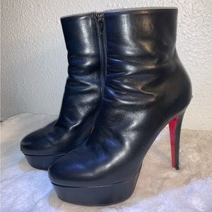 (Christian Louboutin) Leather Bianca Bottie